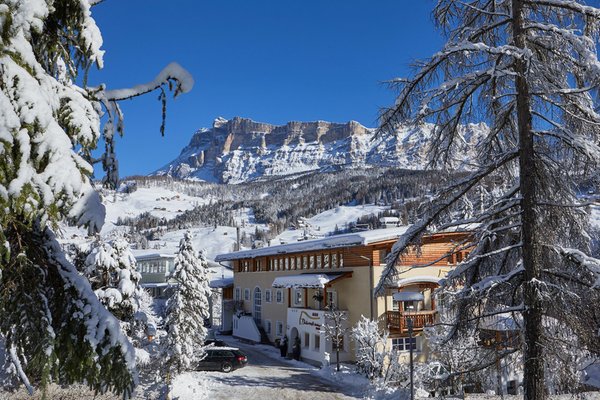 Foto esterno in inverno Dolomit Boutique Hotel
