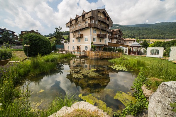 Foto Außenansicht Alpen Hotel Eghel
