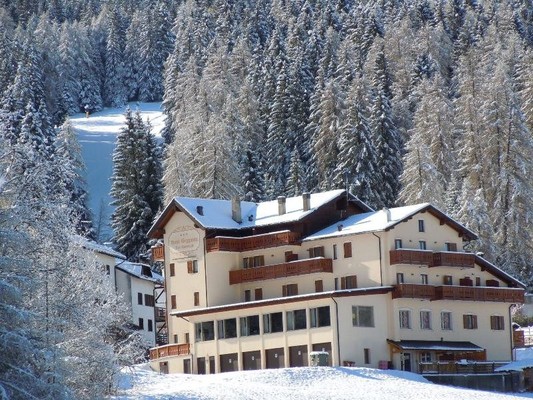 Foto Außenansicht Hotel Seggiovia