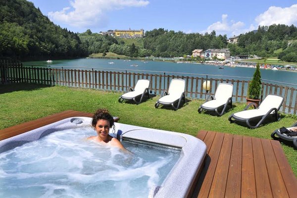 Foto della piscina all'aperto