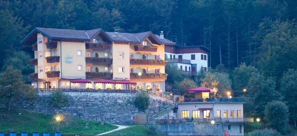 Foto esterno in estate Al Lago
