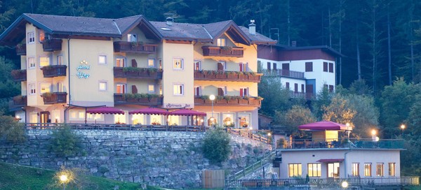 Photo exteriors Hotel Al Lago