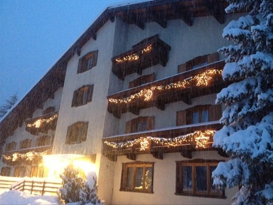 Foto Außenansicht Hotel Lares