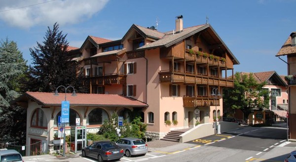 Foto esterno Residence Serrada