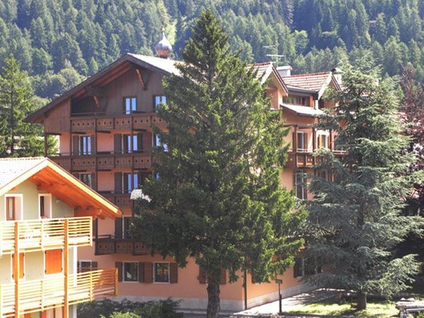 Foto esterno in estate MH - Residence Serrada