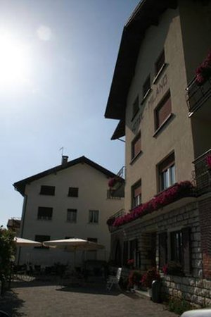 Foto esterno in estate Milano