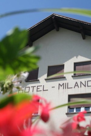 Foto esterno in estate Milano