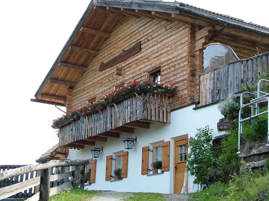 Photo exteriors Mountain hut Ütia Col dl’ Ancona