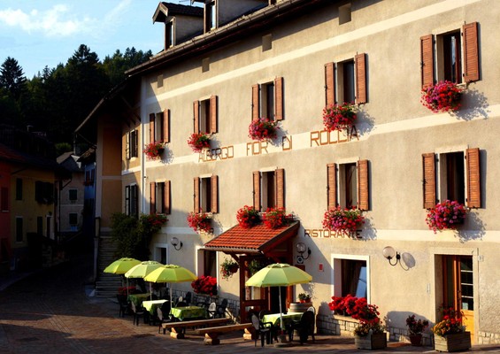 Foto esterno Albergo Fior di Roccia