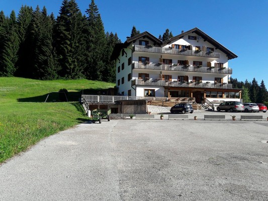 Foto Außenansicht Hotel Ortesino