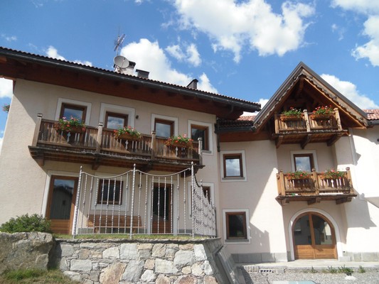 Photo exteriors Rooms + Apartments Chalet La Rugiada