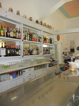 Foto von der Bar Hotel Miralaghi