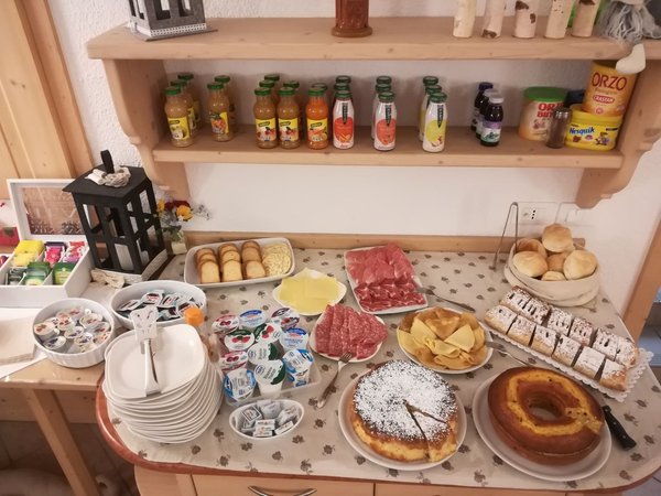 The breakfast Farmhouse B&B + Apartments La Decima