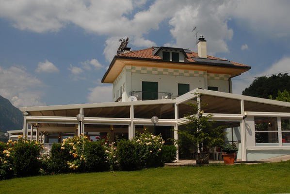 Foto Außenansicht Restaurant Karinhall