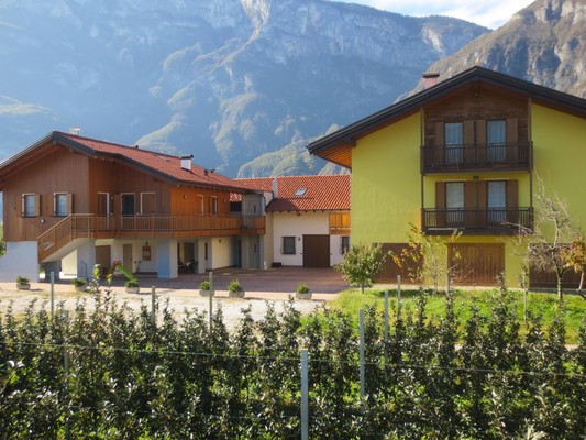 Foto Außenansicht B&B + Ferienwohnungen auf dem Bauernhof Clementi