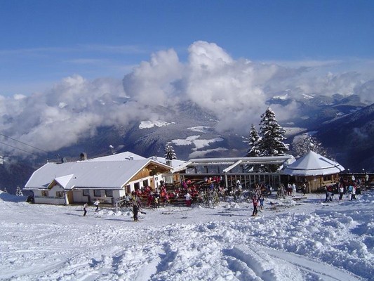 Photo exteriors Mountain hut Lorenzi