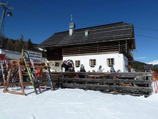 Foto Außenansicht Alm Oberegger