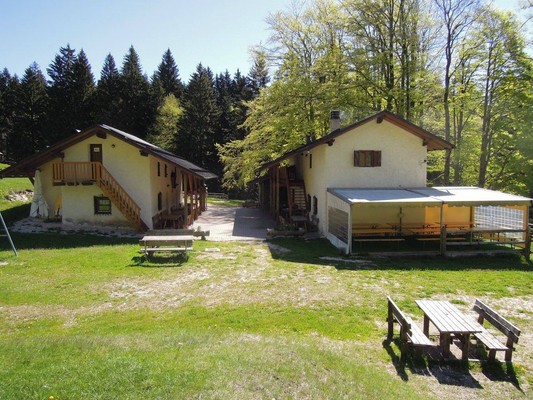Foto esterno Rifugio con camere Malga Kraun