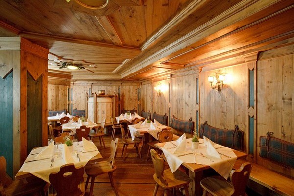 The restaurant Madonna di Campiglio La Perla