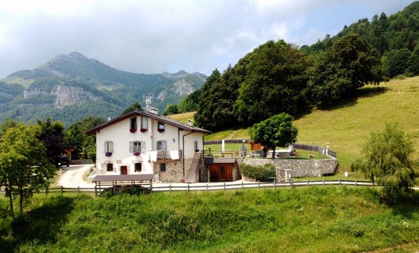Foto Außenansicht Bed & Breakfast Mas dei Girardei