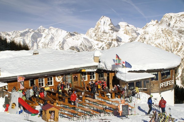 Foto esterno Rifugio Pfeifer Huisele