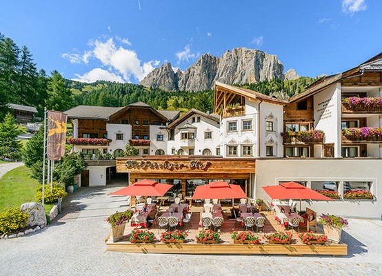 Photo exteriors Restaurant Kolfuschgerhof Mountain Resort