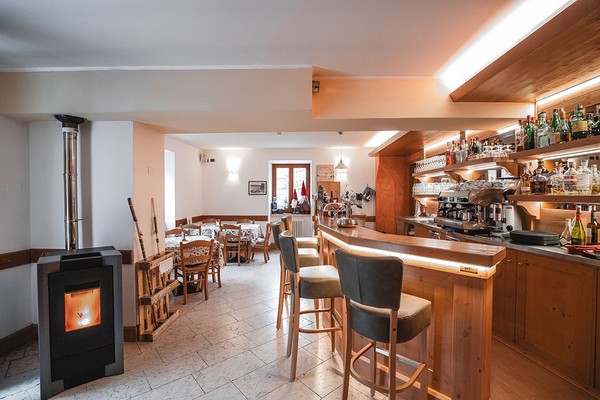 Photo of the bar Hotel Locanda Alpina - 1.250m