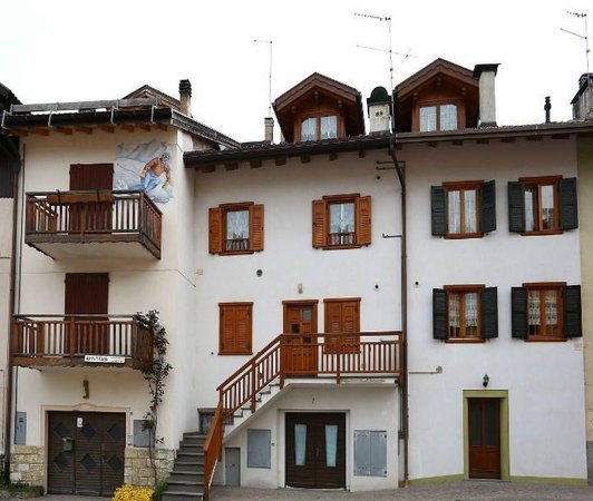 Foto esterno in estate Casa Genziana