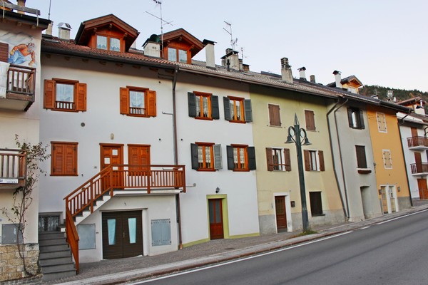 Foto Außenansicht Ferienwohnungen Casa Genziana