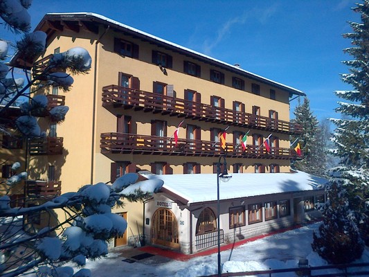 Photo exteriors Hotel Des Alpes