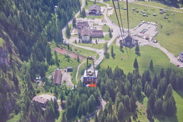 Foto esterno in estate Marmolada Rocca Pietore Dolomiti