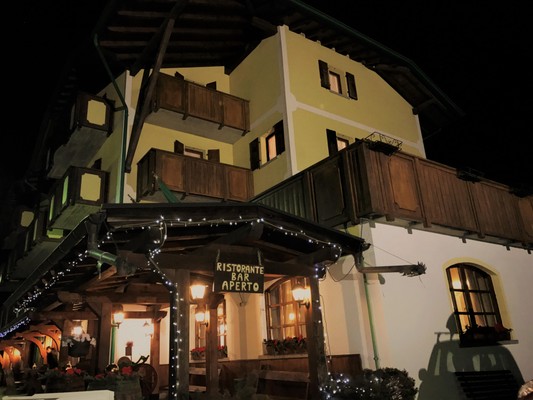 Photo exteriors Hotel Tosa