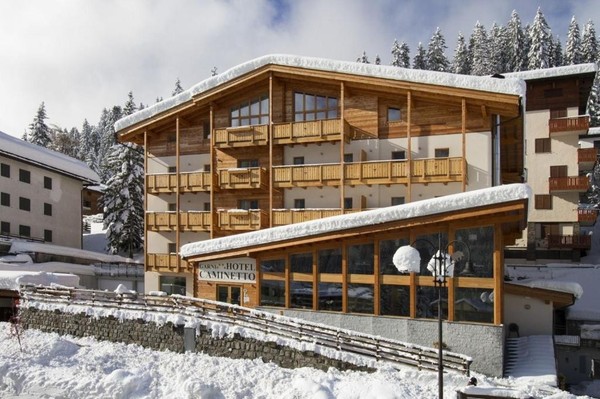 Foto esterno Garni-Hotel Caminetto