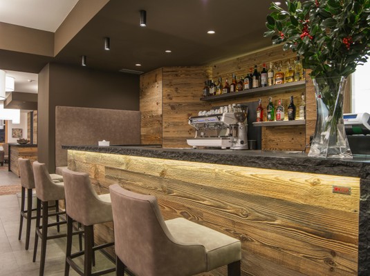 Foto del bar Garni-Hotel Caminetto