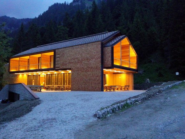 Winter presentation photo Mountain Hut-Hotel Vallesinella