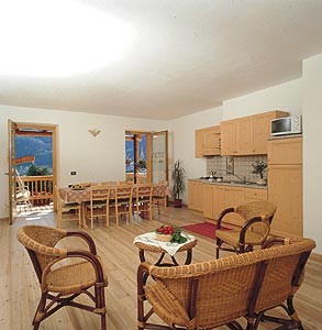 La zona giorno Appartamenti in agriturismo Maso Tesadri