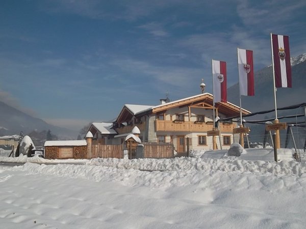 Foto esterno in inverno Maso Grisun