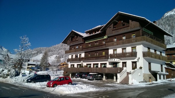 Photo exteriors Hotel Corona Ferrea