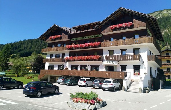 Foto Außenansicht Hotel Corona Ferrea