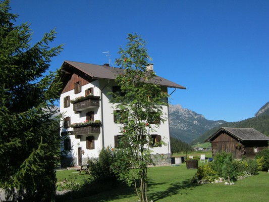 Foto Außenansicht Ferienwohnungen Villa Firmina