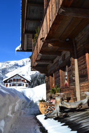 Foto esterno in inverno Voltan Haus