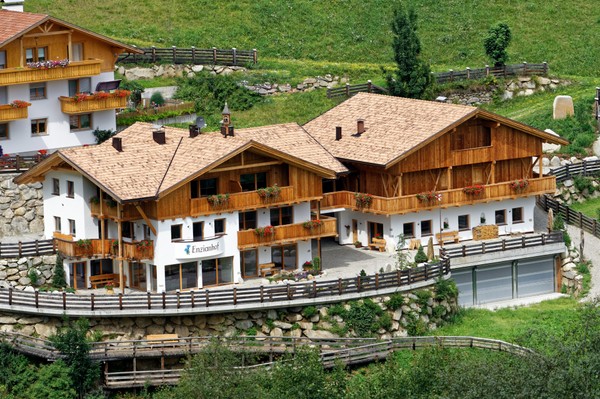 Foto esterno Appartamenti in agriturismo Enzianhof