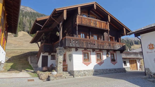 Foto Außenansicht B&B + Ferienwohnungen Schlossar Haus