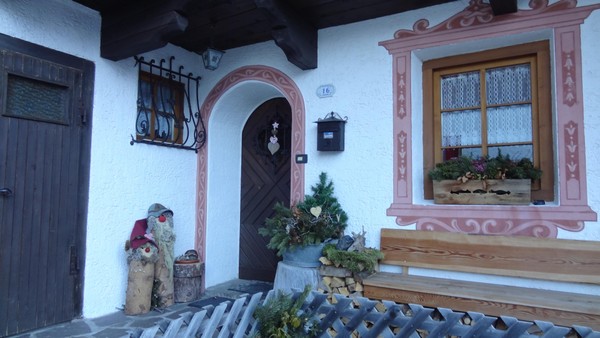 Foto Außenansicht B&B + Ferienwohnungen Schlossar Haus