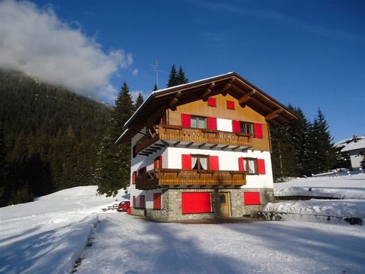 Photo exteriors Apartments De Candido Miranda