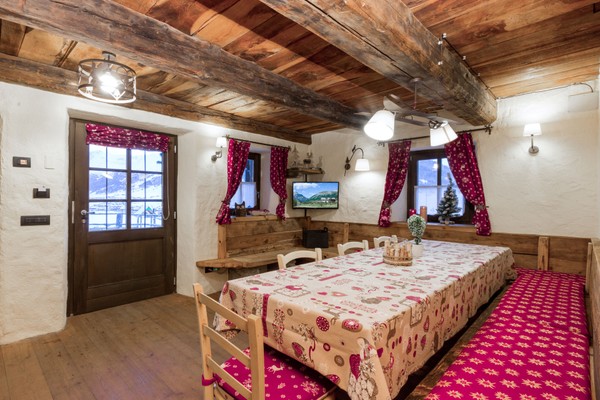 The living area Chalet Charm