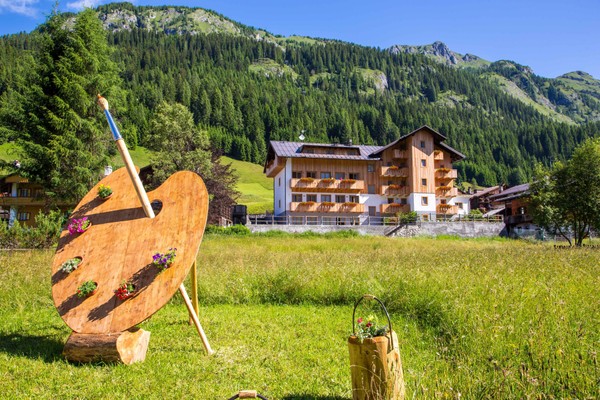 Foto Außenansicht Residence Cavanis Wellness & Private Spa