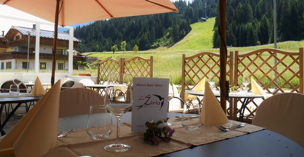Photo exteriors Restaurant La Žìria