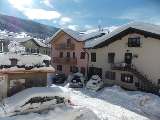 Foto Außenansicht Ferienwohnungen Cognola Bruna