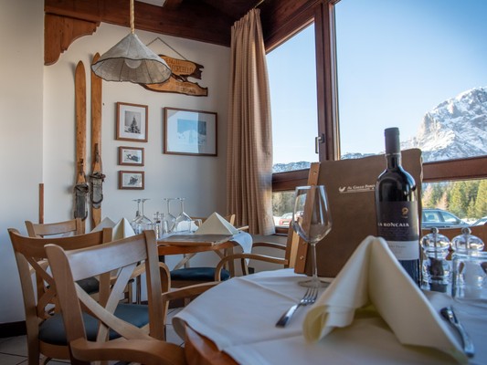 The restaurant Passo Pramollo Al Gallo Forcello.1530